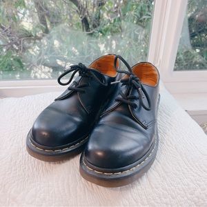 1461 Women’s Smooth Leather Oxford Dr. Marten’s 🖤